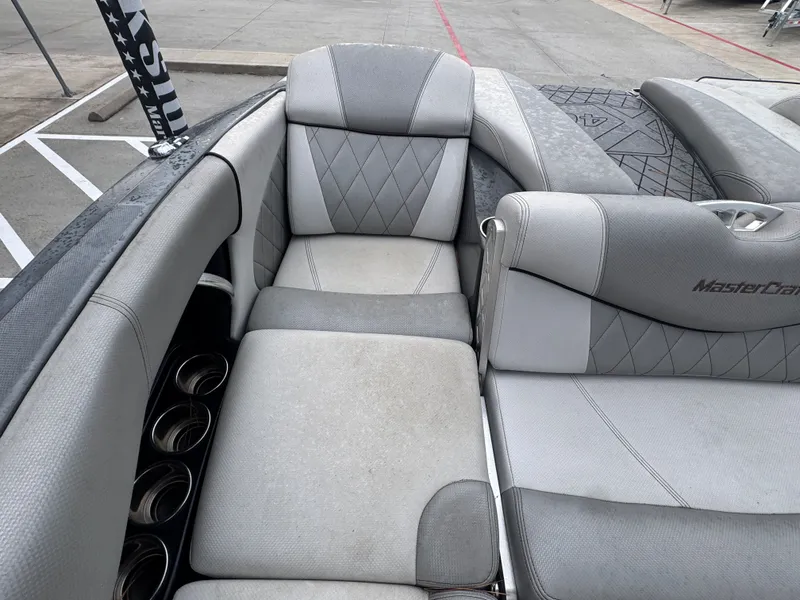 Slide: The Image of MasterCraft X46 2015 - 18