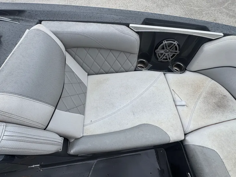 Slide: The Image of MasterCraft X46 2015 - 27