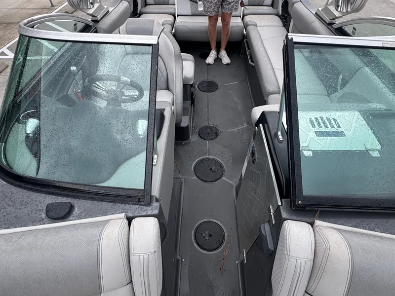 Slide: The Image of MasterCraft X46 2015 - 30