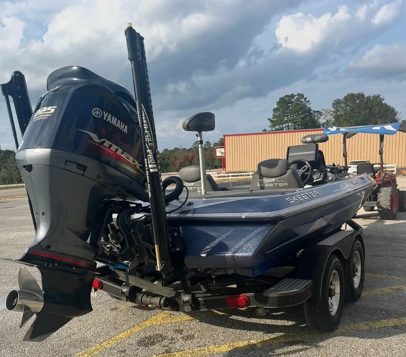 Slide: The Image of Skeeter ZX225 2018 - 3