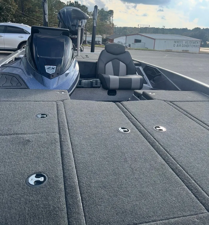 Slide: The Image of Skeeter ZX225 2018 - 6