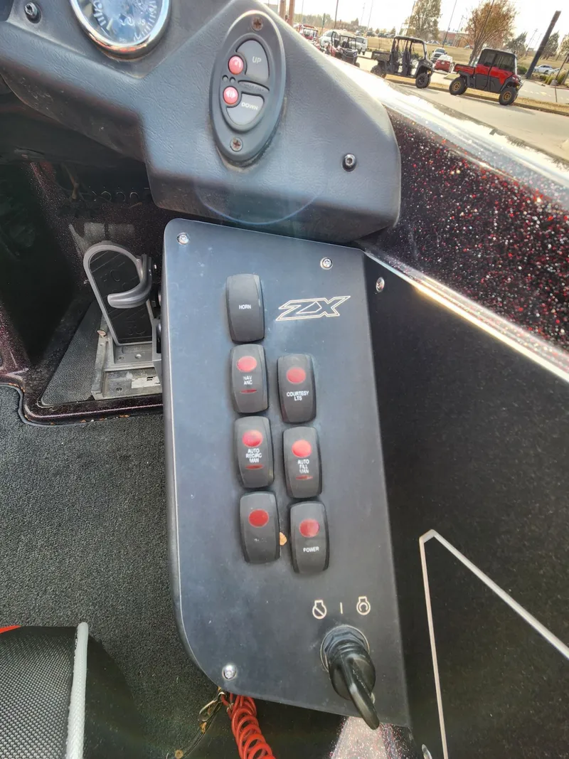 Slide: The Image of Skeeter ZX 225 2020 - 15