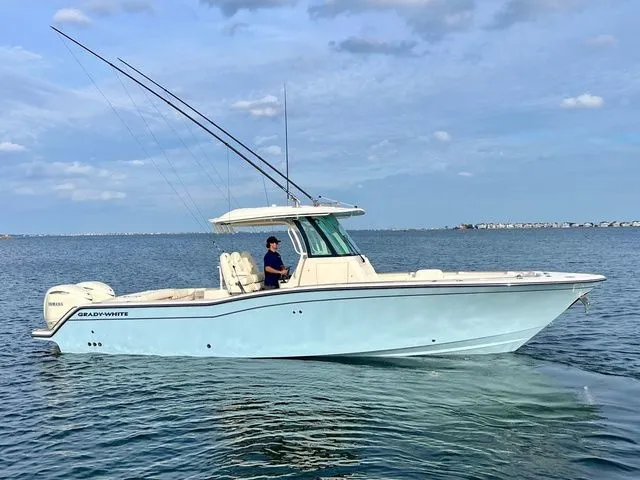 Slide: The Image of Grady-White Canyon 326 2025 - 8