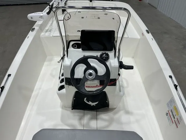Slide: The Image of Mako Pro Skiff 15 CC 2024 - 10
