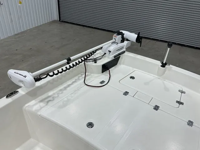 Slide: The Image of Mako Pro Skiff 15 CC 2024 - 12