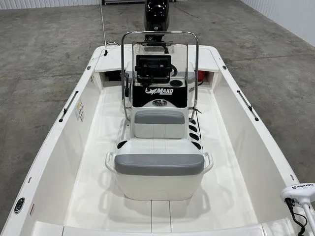 Slide: The Image of Mako Pro Skiff 15 CC 2024 - 13
