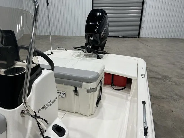 Slide: The Image of Mako Pro Skiff 15 CC 2024 - 18