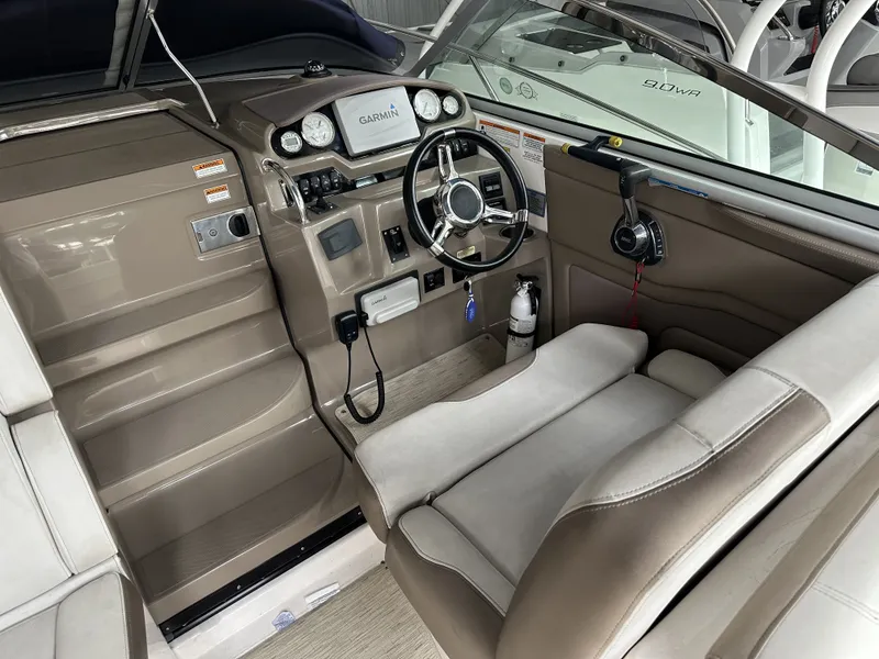 Slide: The Image of Regal 28 Express 2017 - 4