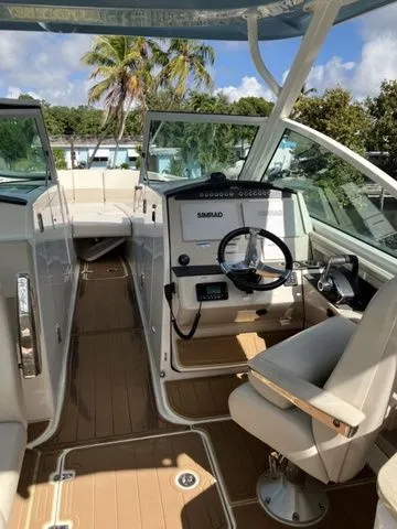 Slide: The Image of Boston Whaler 320 Vantage 2023 - 3