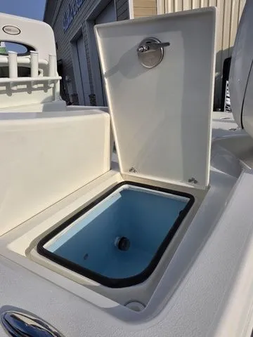 Slide: The Image of Pathfinder 2500 Hybrid 2026 - 10