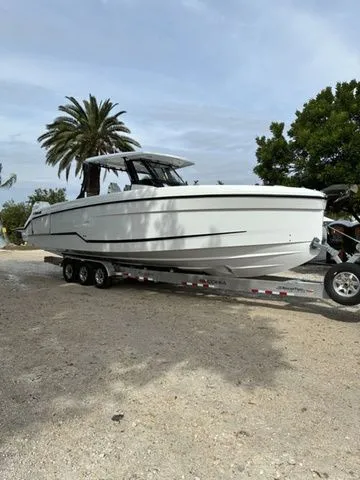 The Image of Wellcraft 38 T-Top 2026 - 1