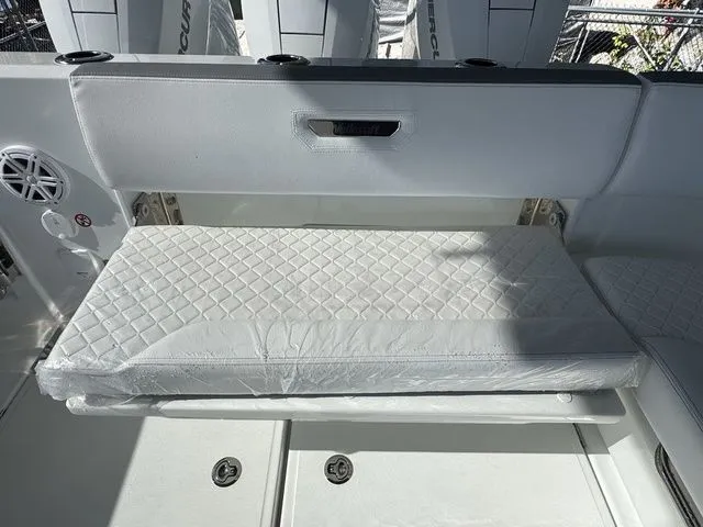 Slide: The Image of Wellcraft 38 T-Top 2026 - 11