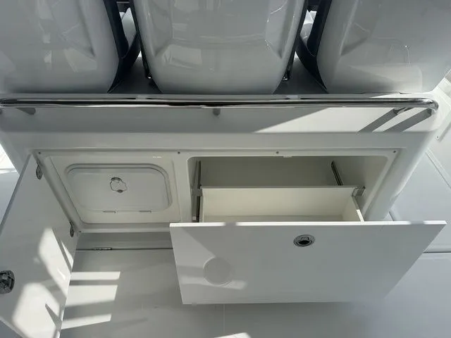 Slide: The Image of Wellcraft 38 T-Top 2026 - 16