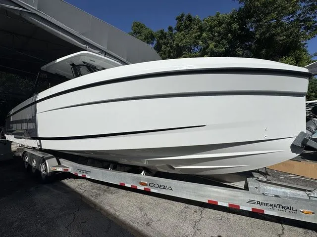 Slide: The Image of Wellcraft 38 T-Top 2026 - 2