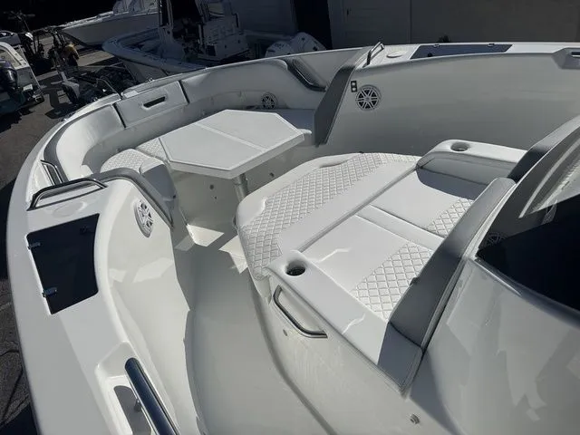 Slide: The Image of Wellcraft 38 T-Top 2026 - 32