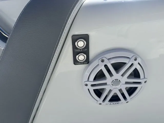 Slide: The Image of Wellcraft 38 T-Top 2026 - 41