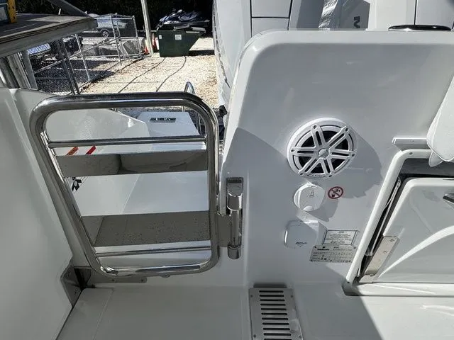 Slide: The Image of Wellcraft 38 T-Top 2026 - 9