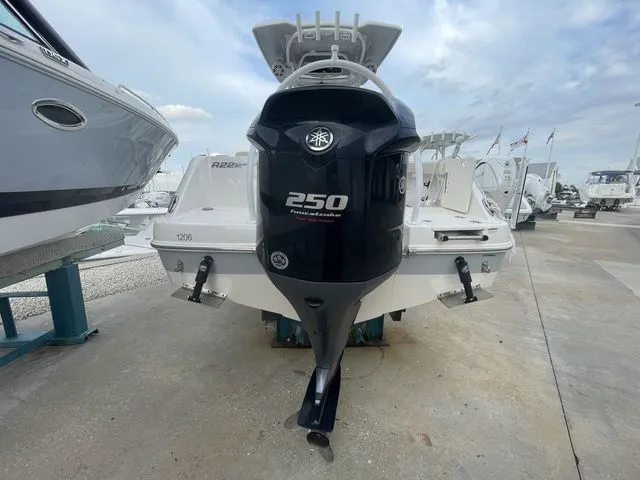 Slide: The Image of Robalo R222 Explorer 2020 - 3