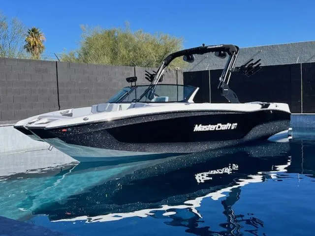 The Image of MasterCraft XT24 2026 - 1