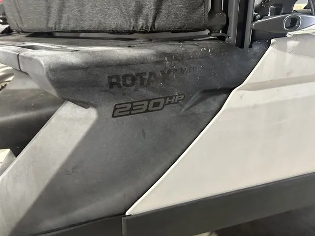 Slide: The Image of Sea-Doo Switch Sport 21 2023 - 11