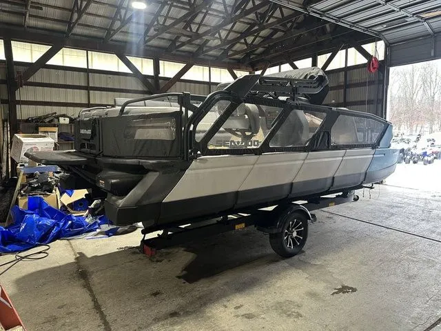 Slide: The Image of Sea-Doo Switch Sport 21 2023 - 3