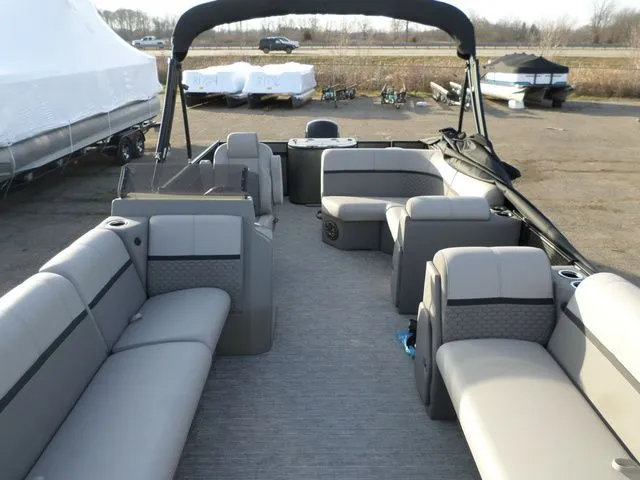 Slide: The Image of Apex Marine AQ 22 XRE Cruise 2024 - 4