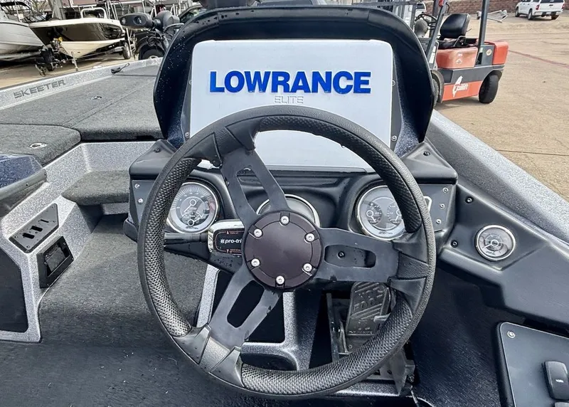 Slide: The Image of Skeeter ZX250 2018 - 4