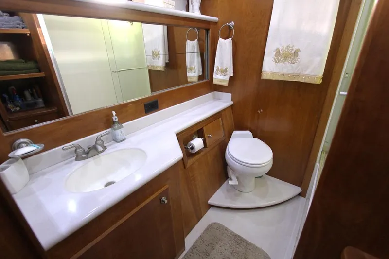 Slide: The Image of 2006 Navigator 5400 yacht flybridge helm - 21