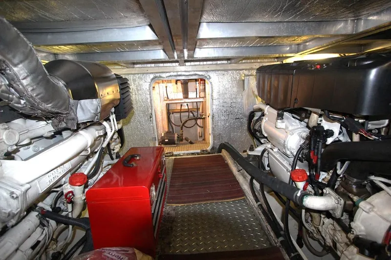 Slide: The Image of Engine room of 2006 Navigator 5400 yacht - 29