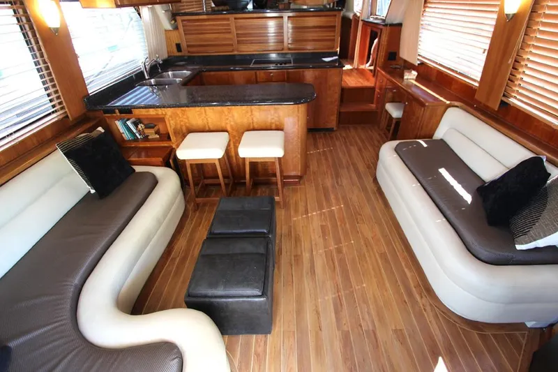 Slide: The Image of Luxurious interior of 2006 Navigator 5400 salon forward view - 7
