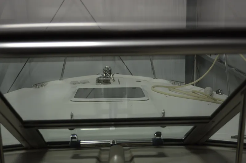 Slide: The Image of 2006 Sea Ray 290 Amberjack boat interior view through windshield. - 11