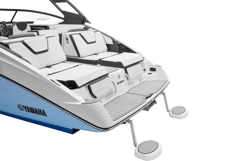 Slide: The Image of Manufacturer Provided Image: 2026 Yamaha Boats 252SE, luxury seating and swim platform, sleek design. - 13