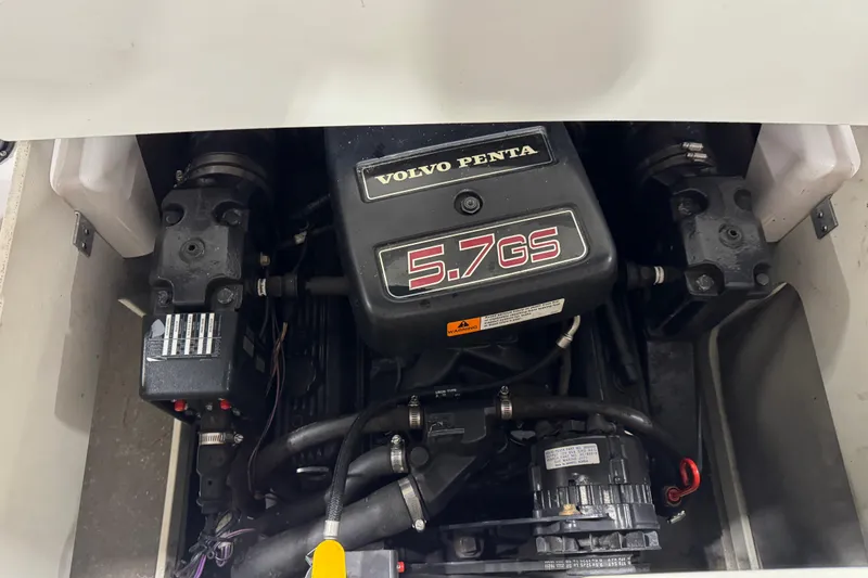 Slide: The Image of Engine compartment of 1999 Four Winns 220 Horizon SS with Volvo Penta 5.7GS engine. - 14