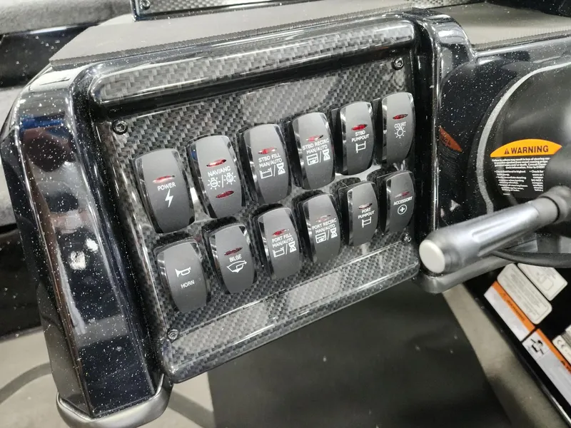 Slide: The Image of Triton 20XP GARMIN PATRIOT 2026 - 10