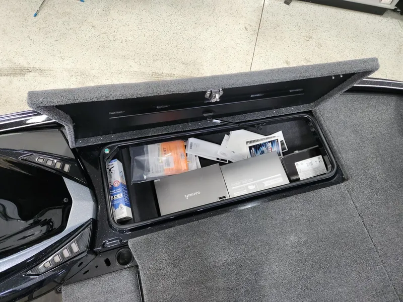 Slide: The Image of Triton 20XP GARMIN PATRIOT 2026 - 17