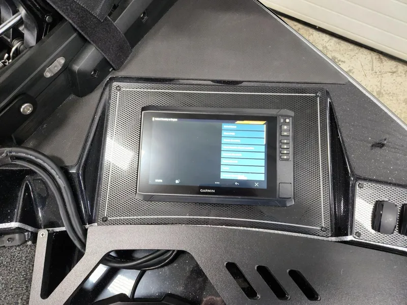 Slide: The Image of Triton 20XP GARMIN PATRIOT 2026 - 21