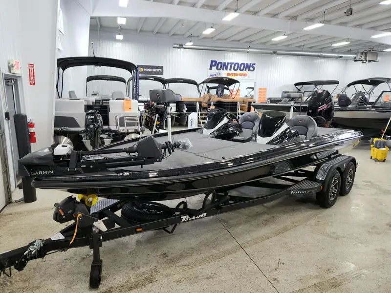 Slide: The Image of Triton 20XP GARMIN PATRIOT 2026 - 3