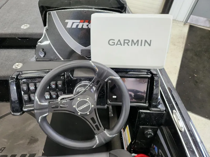 Slide: The Image of Triton 20XP GARMIN PATRIOT 2026 - 7