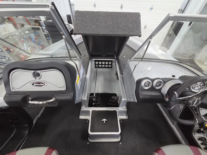 Slide: The Image of Triton 186 Allure 2026 - 11