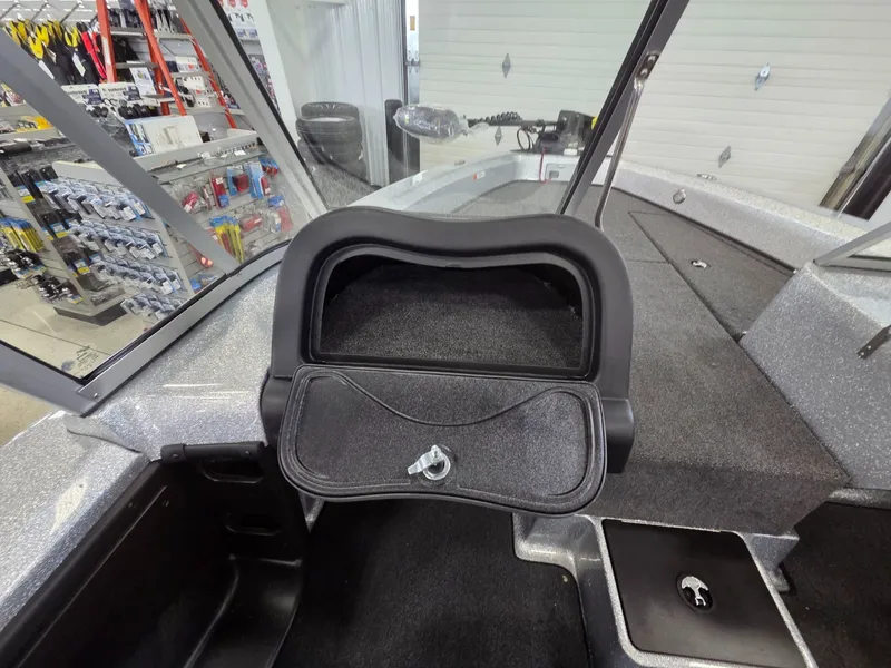 Slide: The Image of Triton 186 Allure 2026 - 13