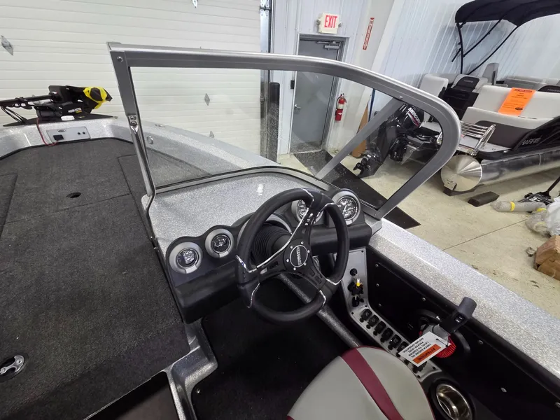 Slide: The Image of Triton 186 Allure 2026 - 15