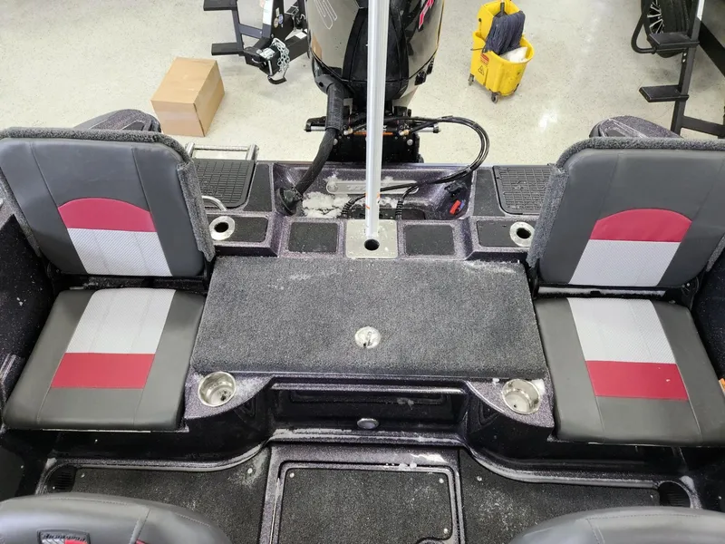 Slide: The Image of Triton 206 Allure 2026 - 24