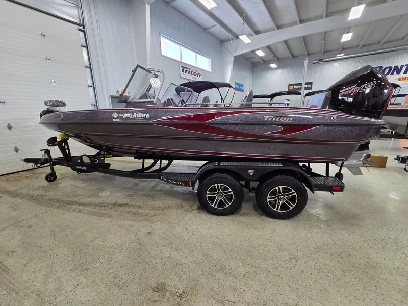 Slide: The Image of Triton 206 Allure 2026 - 7
