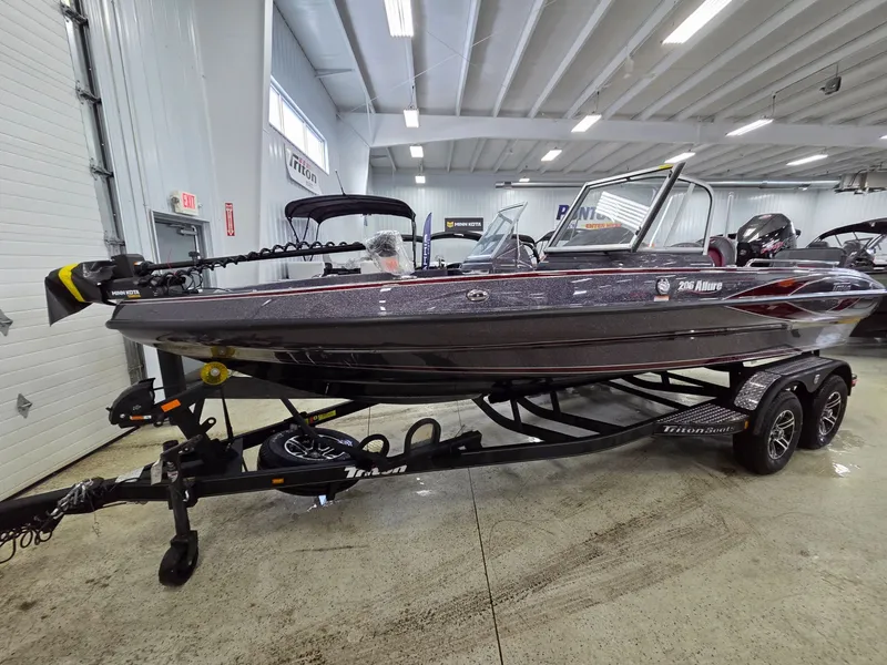Slide: The Image of Triton 206 Allure 2026 - 8