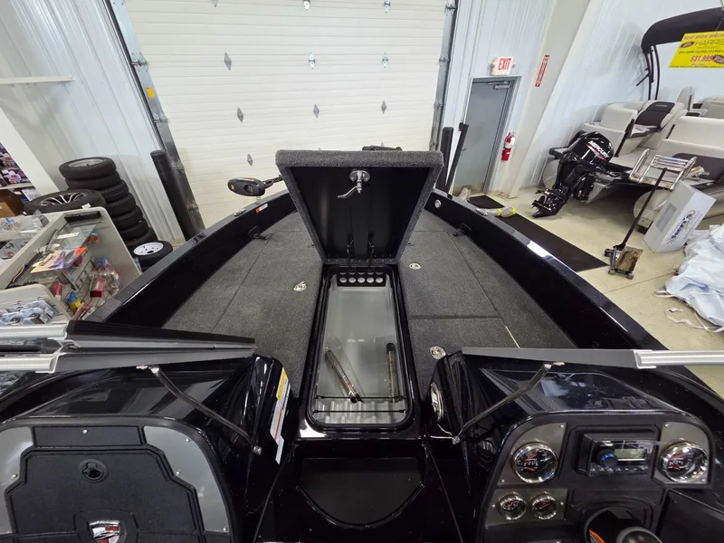 Slide: The Image of Triton 206 Allure 2026 - 11