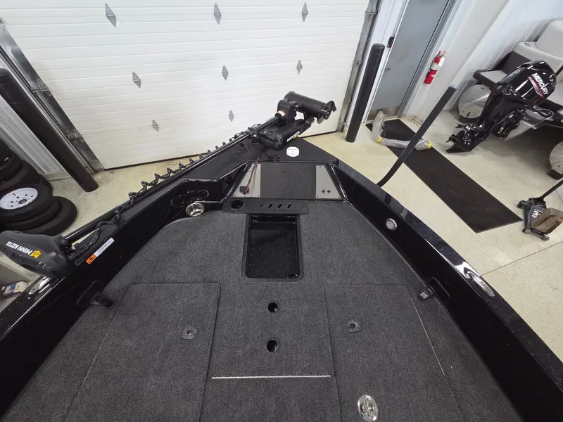 Slide: The Image of Triton 206 Allure 2026 - 14