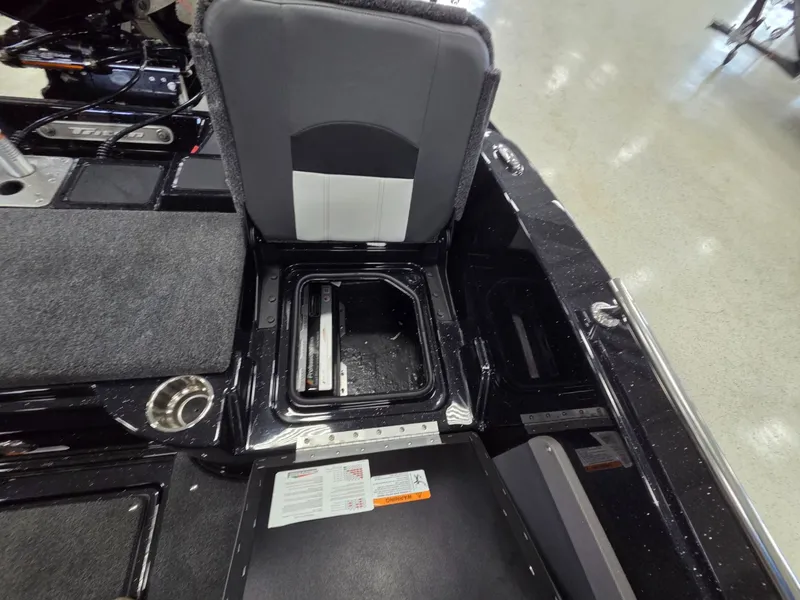 Slide: The Image of Triton 206 Allure 2026 - 26