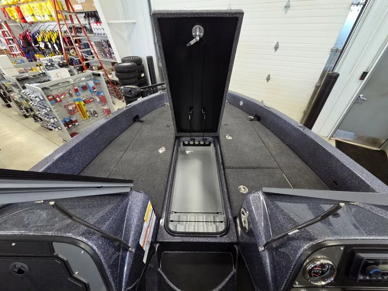 Slide: The Image of Triton 206 Fishunter 2026 - 10