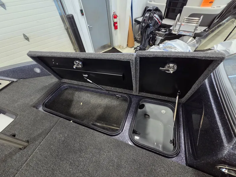 Slide: The Image of Triton 206 Fishunter 2026 - 12