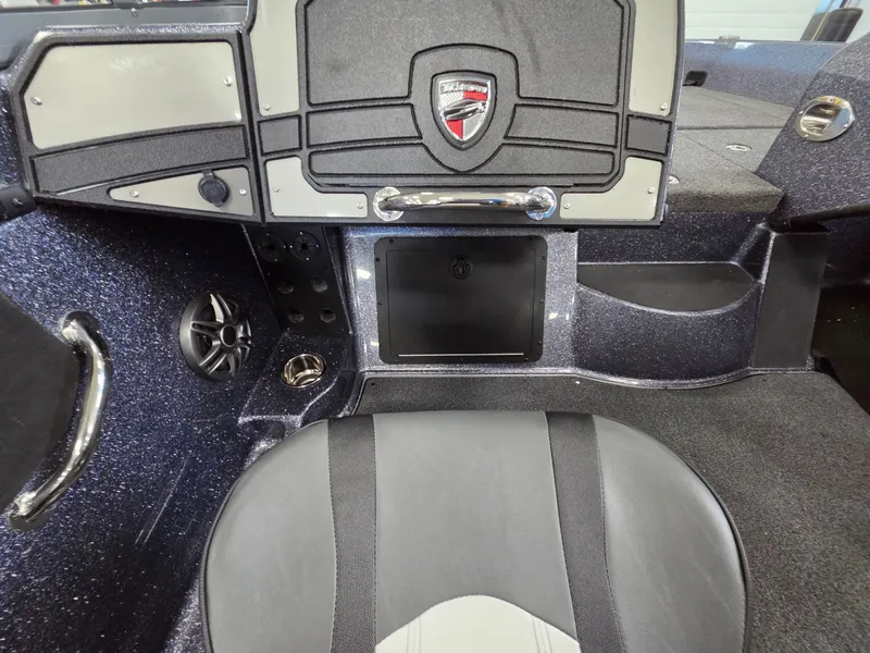 Slide: The Image of Triton 206 Fishunter 2026 - 18